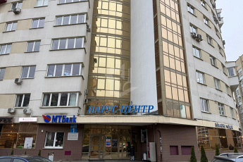 Офисное помещение 28,6 м2 в Бизнес центре «Парус»